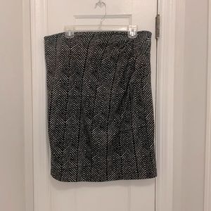 Black/White skirt 100% Poly with a liner good condition washable